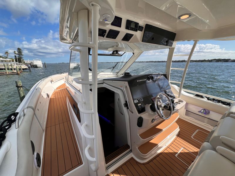 2020 Boston Whaler 420 OR