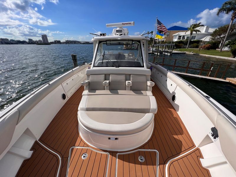 2020 Boston Whaler 420 OR