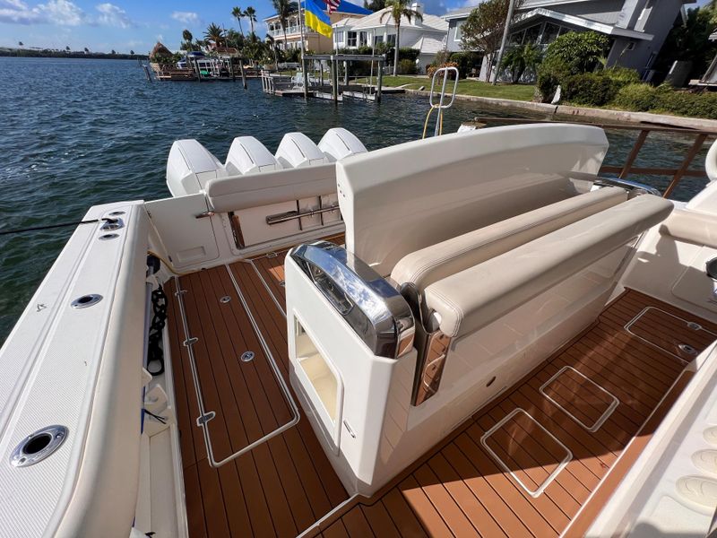 2020 Boston Whaler 420 OR