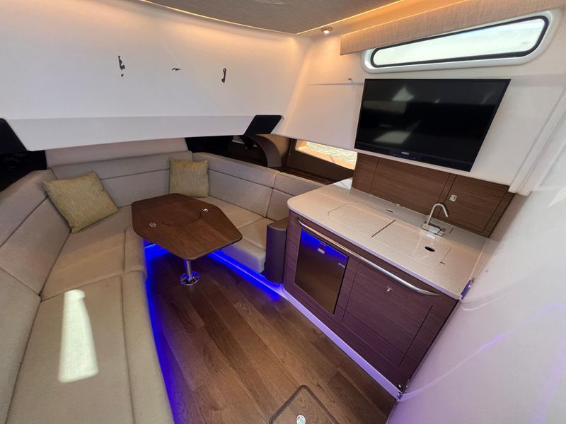 2020 Boston Whaler 420 OR