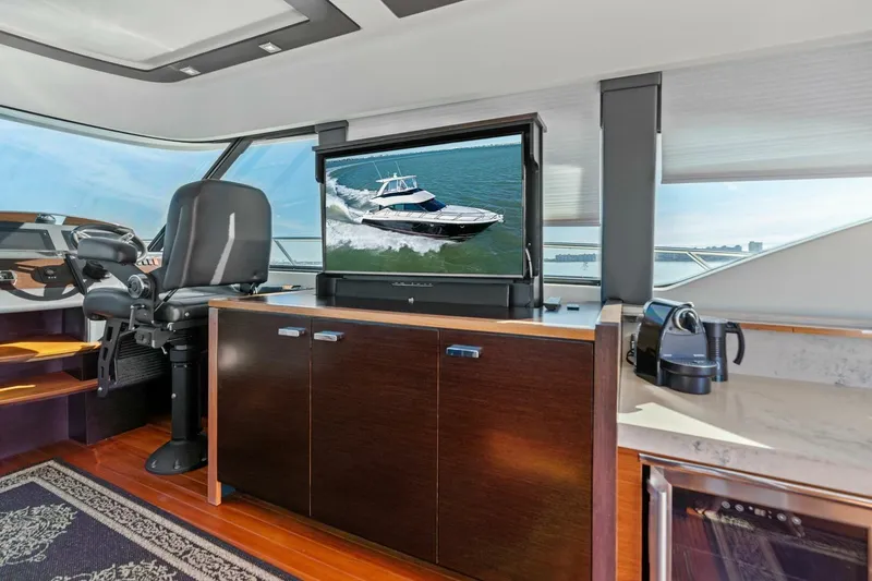 Eclipse Yacht Photos Pics 2016 Tiara Yachts 50 Flybridge - Salon