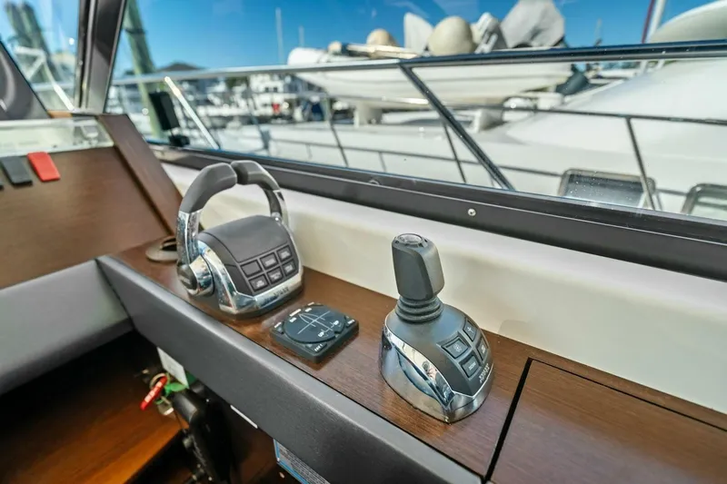 Eclipse Yacht Photos Pics 2016 Tiara Yachts 50 Flybridge - Helm/Electronics