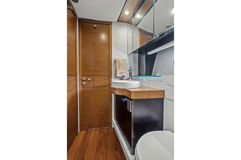 Eclipse Yacht Photos Pics 2016 Tiara Yachts 50 Flybridge - Head