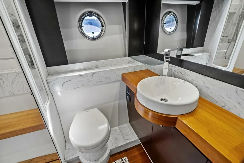 Eclipse Yacht Photos Pics 2016 Tiara Yachts 50 Flybridge - Head