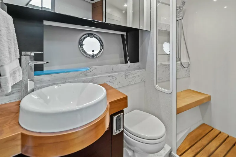 Eclipse Yacht Photos Pics 2016 Tiara Yachts 50 Flybridge - Head