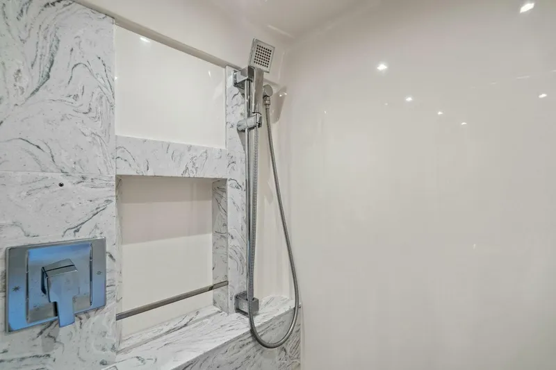 Eclipse Yacht Photos Pics 2016 Tiara Yachts 50 Flybridge - Head