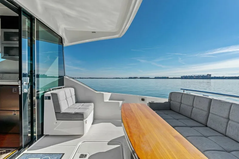 Eclipse Yacht Photos Pics 2016 Tiara Yachts 50 Flybridge