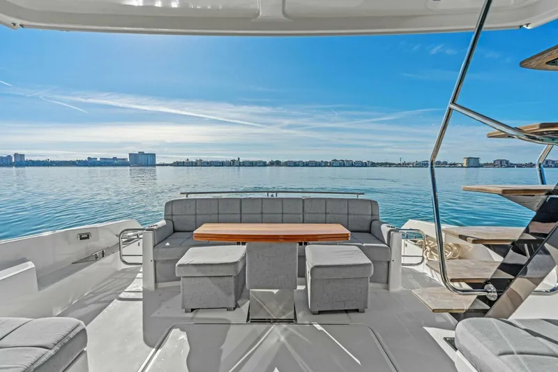 Eclipse Yacht Photos Pics 2016 Tiara Yachts 50 Flybridge