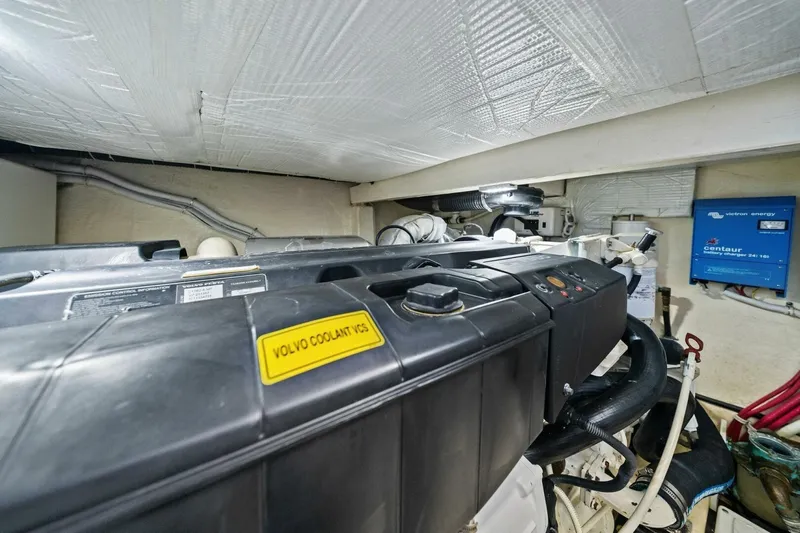 Eclipse Yacht Photos Pics 2016 Tiara Yachts 50 Flybridge - Engine Room