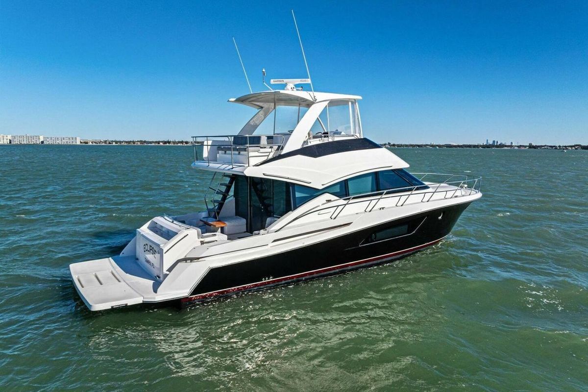 2016 Tiara Sport 50 