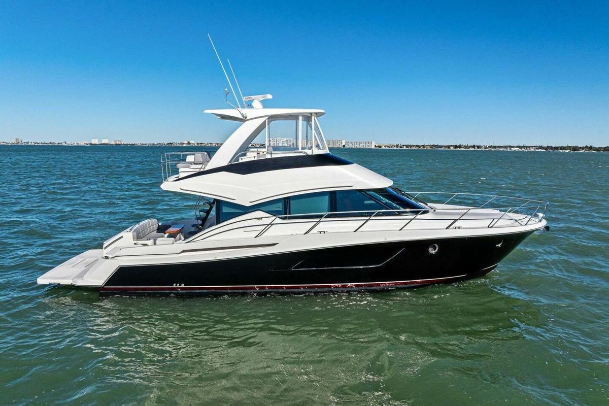 2016 Tiara Sport 50 