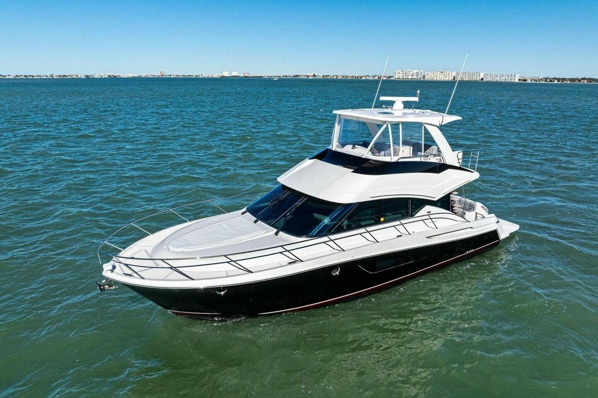 2016 Tiara Sport 50 