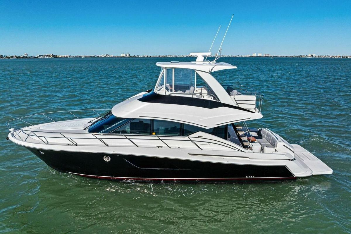 2016 Tiara Sport 50 