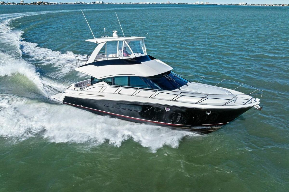 2016 Tiara Sport 50 