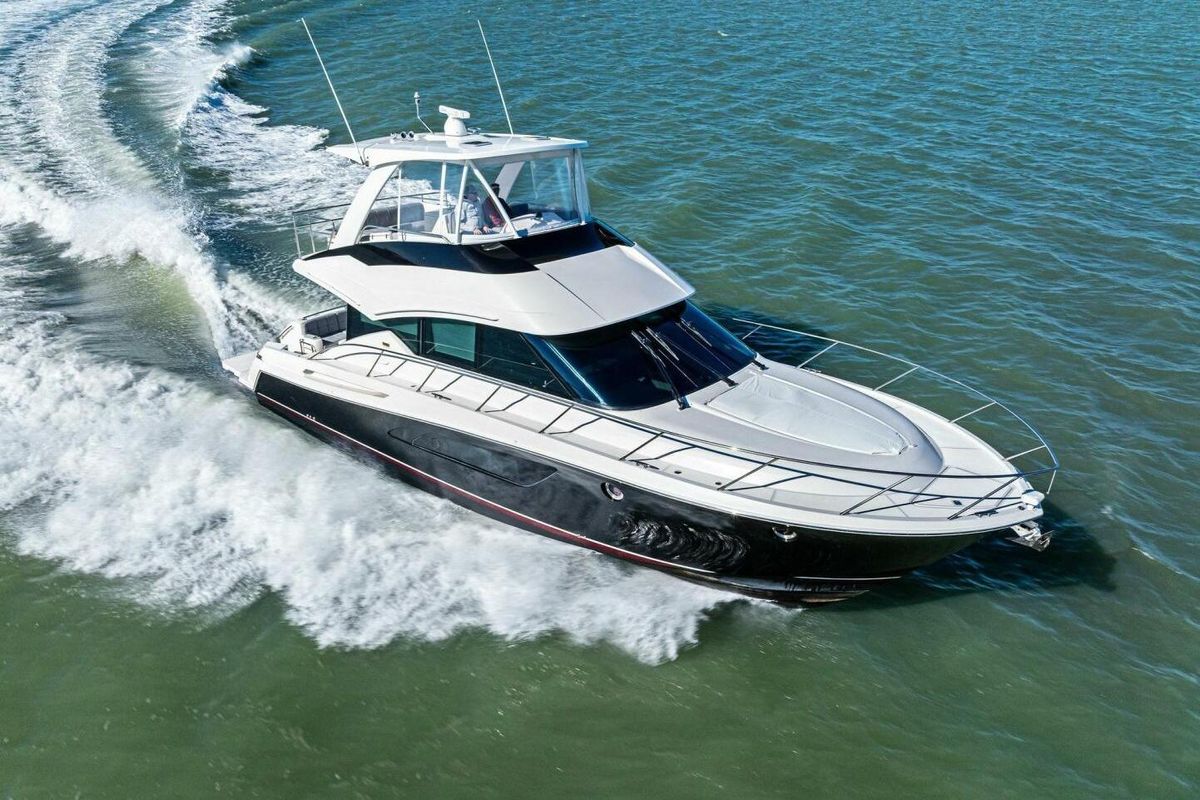 2016 Tiara Sport 50 