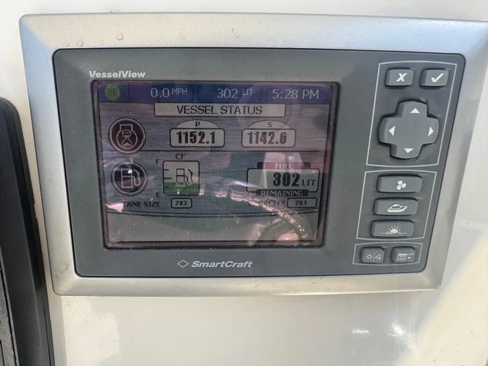  Yacht Photos Pics SmartCraft VesselView display on 2008 Boston Whaler 285 Conquest showing fuel and engine data.