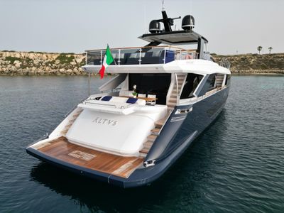 Yacht