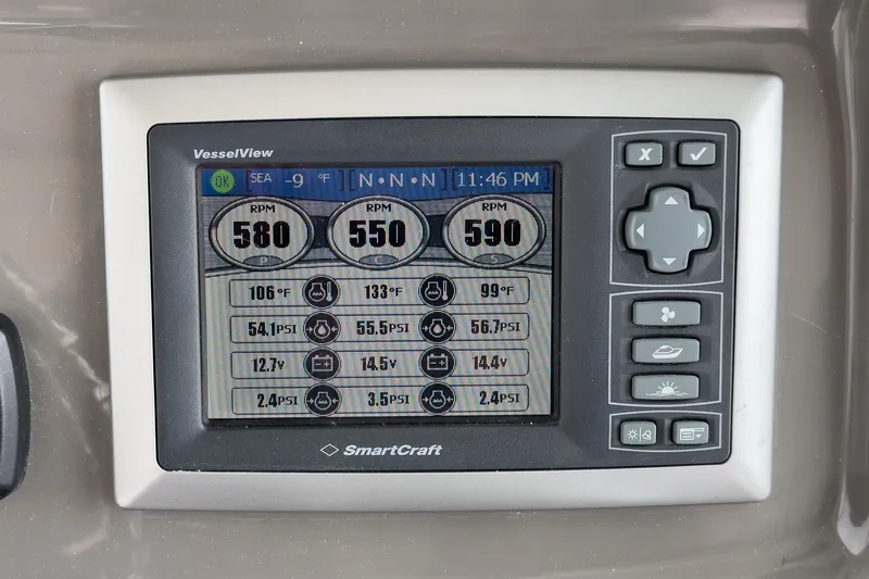 Luna Dei Pescatori Yacht Photos Pics SmartCraft VesselView display on 2009 Boston Whaler 345 Conquest boat dashboard.