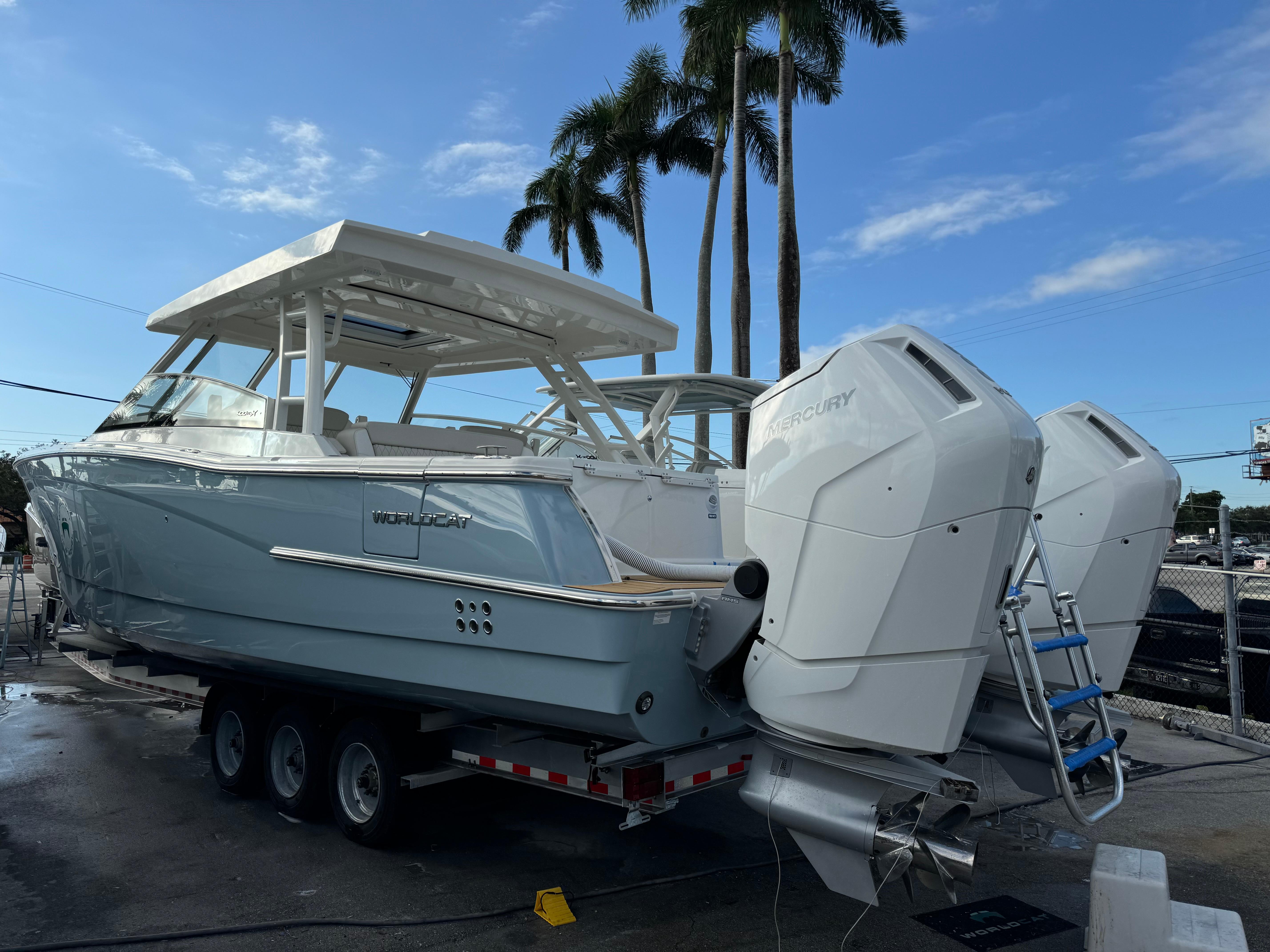 World Cat 400 DC-X Island