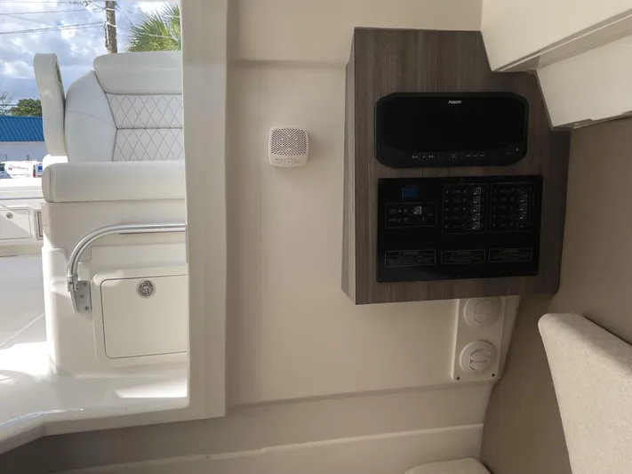 Pcm 51799 400dcis Yacht Photos Pics Interior of 2025 World Cat 400 DC-IS boat with control panel and seating.