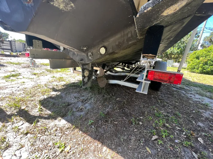  Yacht Photos Pics SeaVee 32 Cuddy Diesel-Bottom