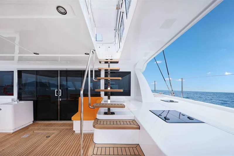  Yacht Photos Pics Manufacturer Provided Image