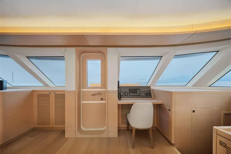  Yacht Photos Pics Manufacturer Provided Image