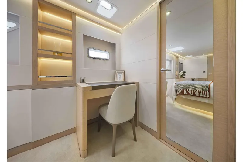  Yacht Photos Pics Manufacturer Provided Image