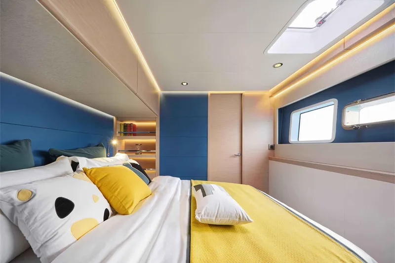  Yacht Photos Pics Manufacturer Provided Image