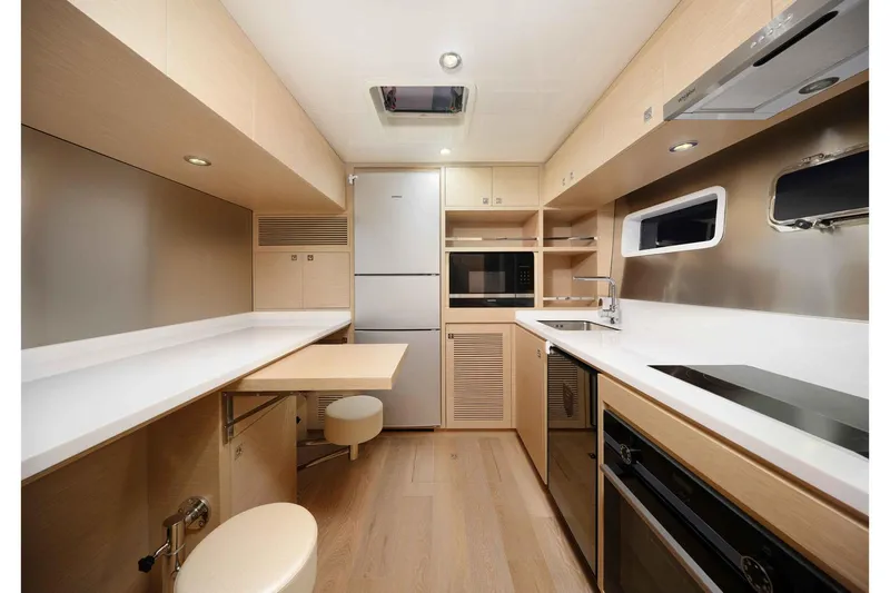  Yacht Photos Pics Manufacturer Provided Image