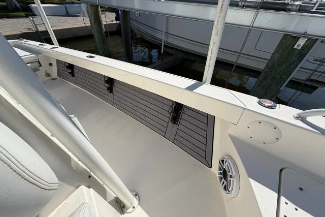  Yacht Photos Pics 2023 Pathfinder 2600 TRS boat interior with sleek design and modern features.