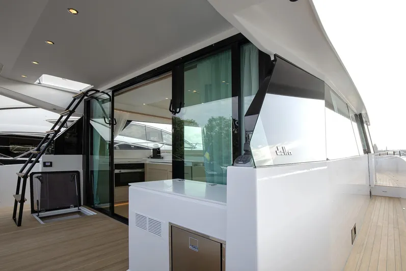  Yacht Photos Pics Luxury Delta Powerboats 72 yacht deck with modern design, 2026 model.