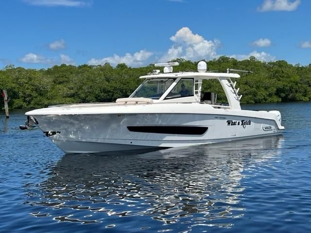 2019 Boston Whaler 420 Outrage