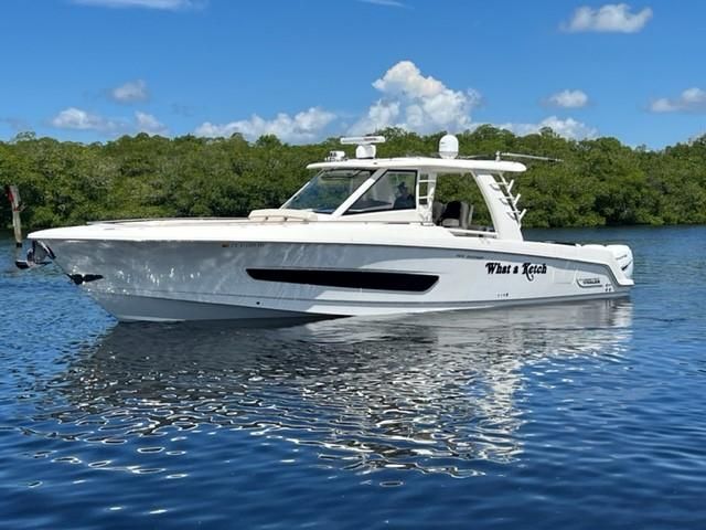2019 Boston Whaler 420 Outrage
