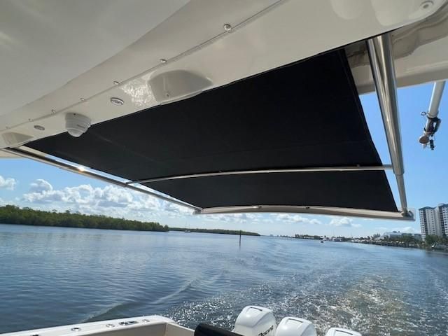 2019 Boston Whaler 420 Outrage