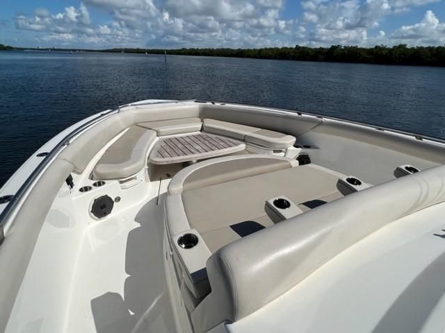 2019 Boston Whaler 420 Outrage