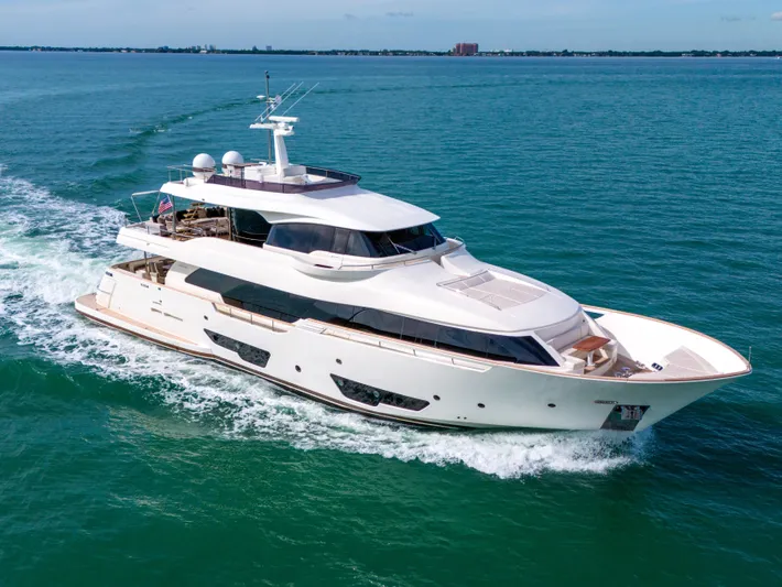 D'vinci Yacht Photos Pics Luxurious 2015 Custom Line Navetta 28 yacht cruising on open sea.