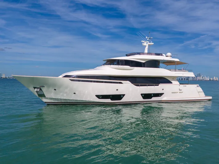 D'vinci Yacht Photos Pics Luxurious 2015 Custom Line Navetta 28 yacht cruising on calm waters.