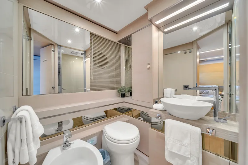 D'vinci Yacht Photos Pics 