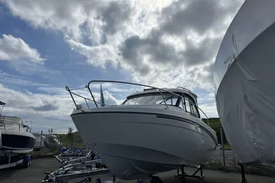 2023 Beneteau Antares 7 OB Fishing