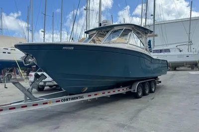 Grady-White Freedom 325