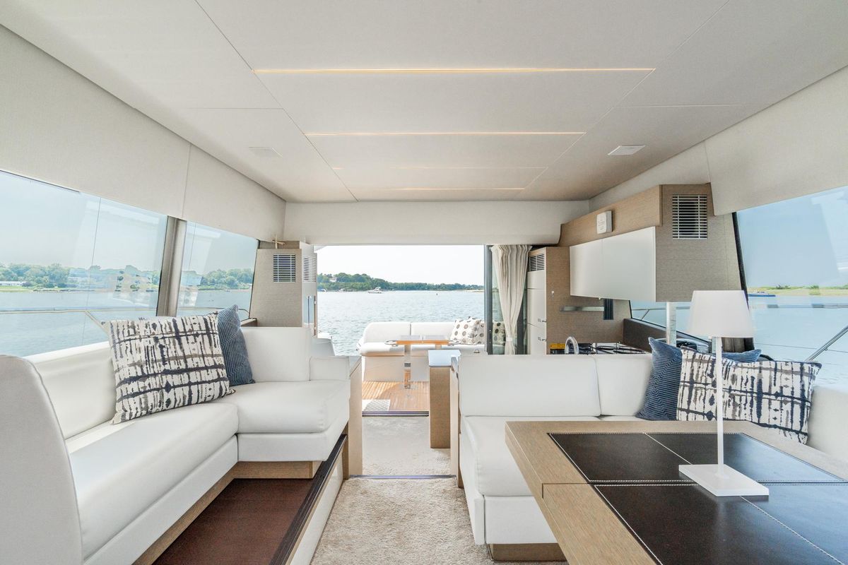 2019 Prestige 52 