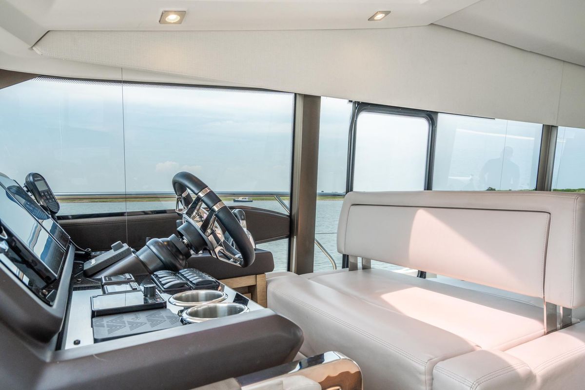 2019 Prestige 52 