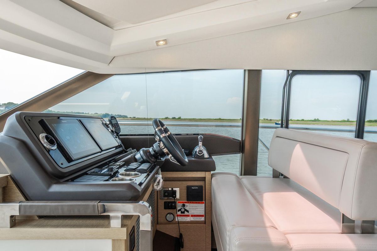 2019 Prestige 52 