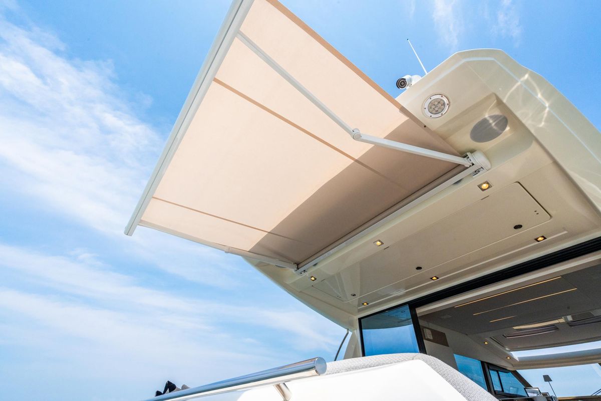 2019 Prestige 52 
