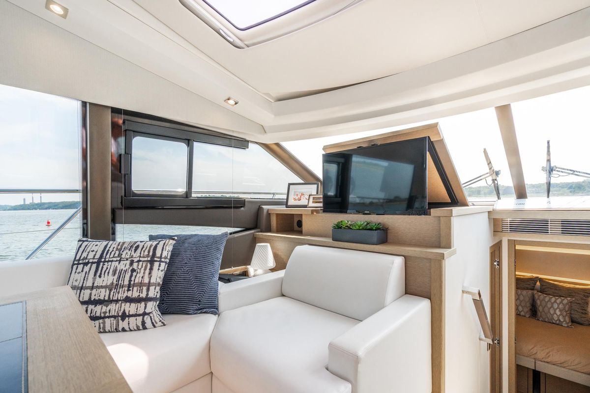 2019 Prestige 52 