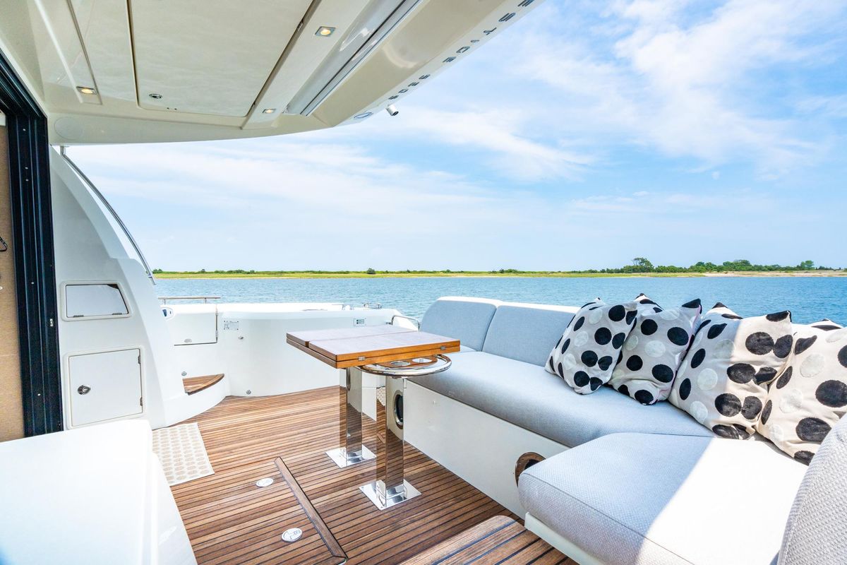 2019 Prestige 52 