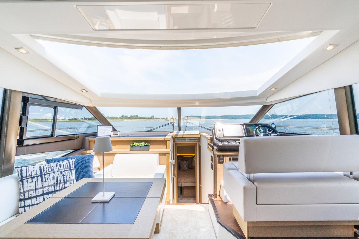 2019 Prestige 52 