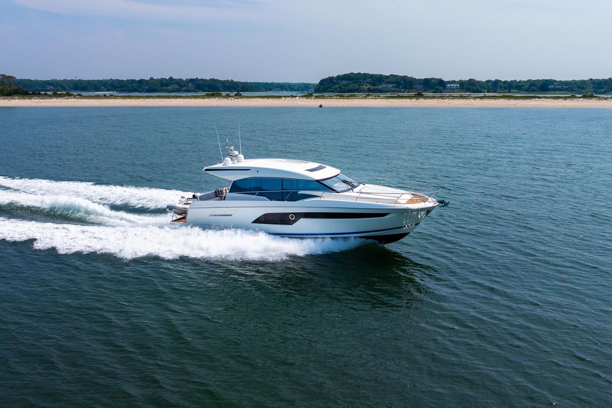 2019 Prestige 52 