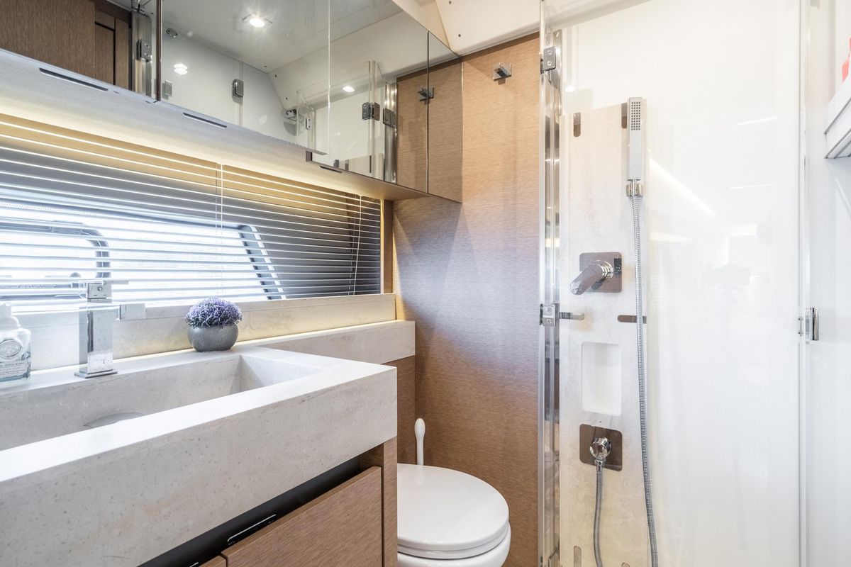 2019 Prestige 52 